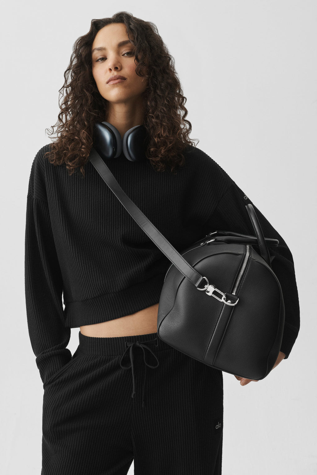Muse Crew Neck Pullover - Black